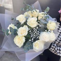Dozen white roses 