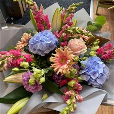 Bright Bouquet of the Month Large