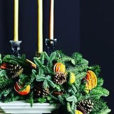 Mantle piece garland 